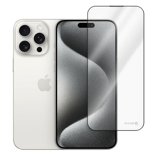 iPhone 15 Pro com película de vidro transparente, alta proteção contra impactos e riscos, demonstrada sobre a tela.