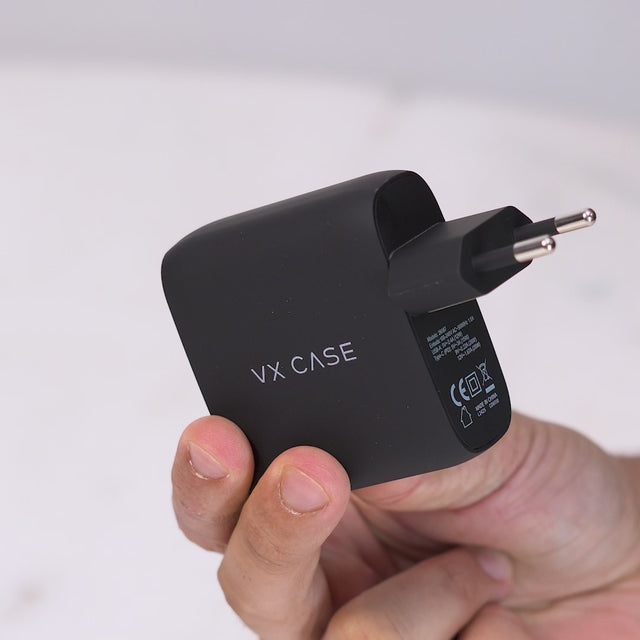 Carregador Turbo 32W com 2 USB e 1 Tipo-C Preto Fosco - Paysandu