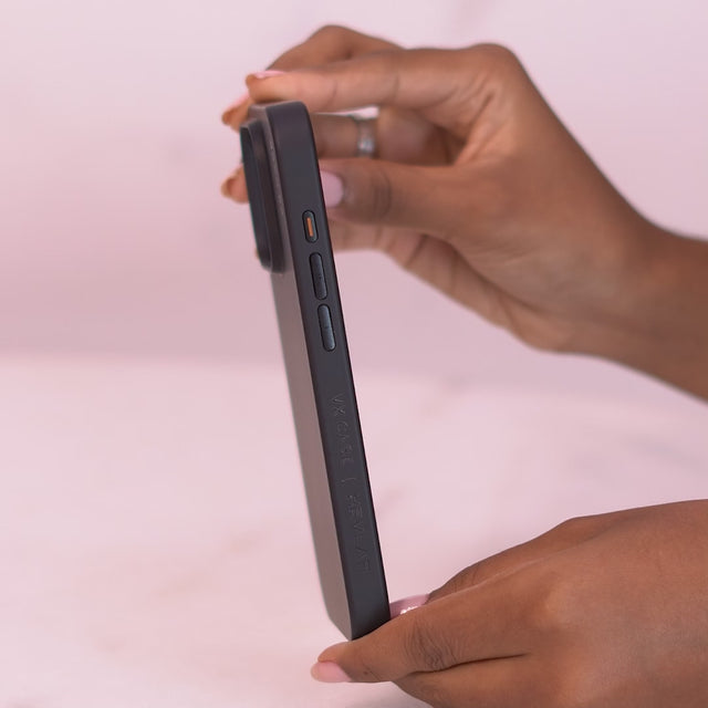 Capa Magsafe para iPhone 15 Pro Max Preta - Kevlar