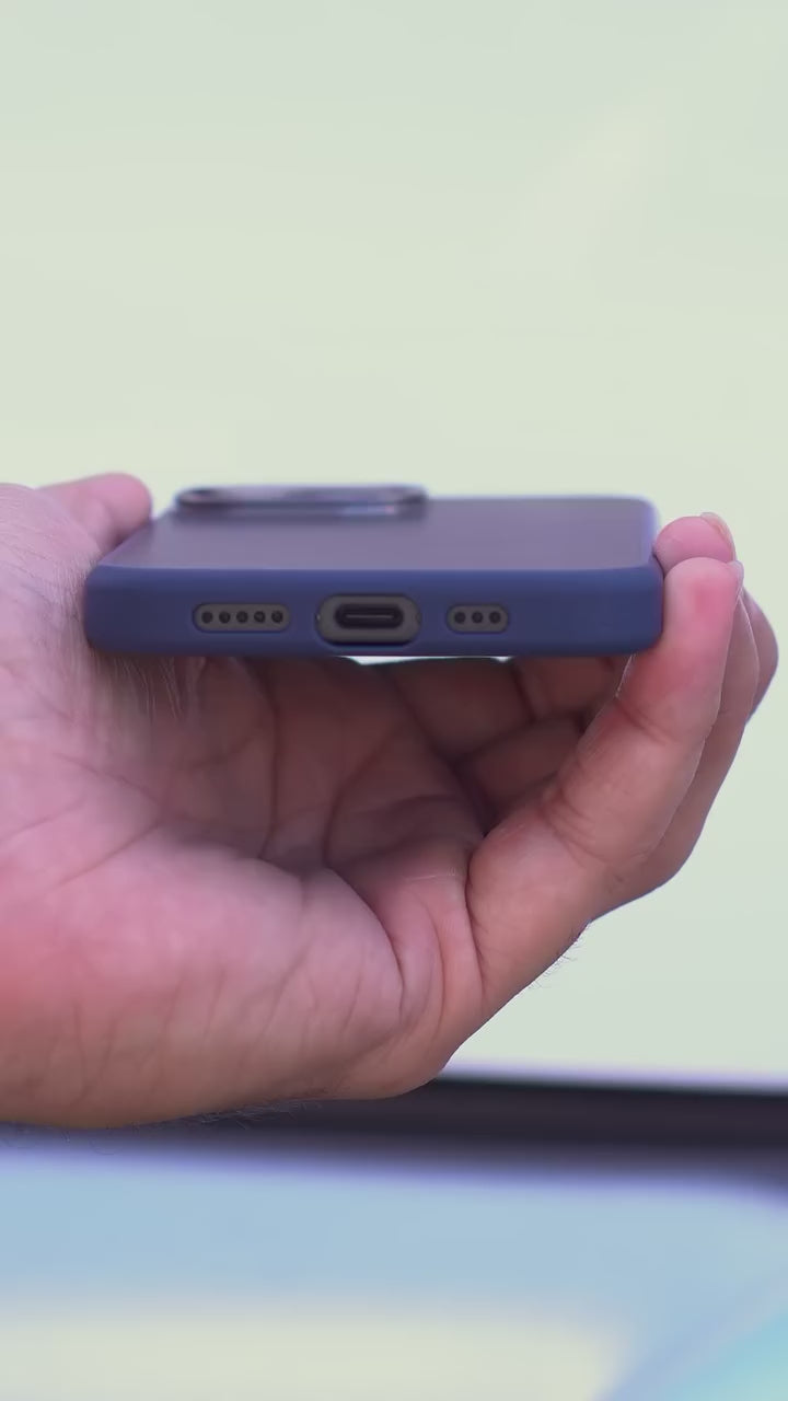 Capa Magsafe iPhone 14 Pro com Fundo Fosco Deep Purple - Titanium