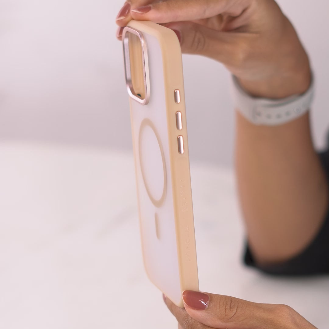 Capa Magsafe para iPhone 16 Rosé Gold com Fundo Fosco - Titanium