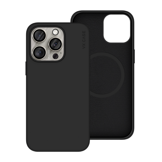 iPhone 15 Pro Max com capa VX Case smooth compatível com MagSafe, acabamento preto fosco e design minimalista.