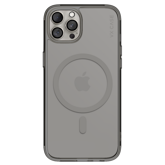 iPhone 15 Pro com capa VX Case MagSafe, proteção traseira em tom escuro translúcido com anel magnético.