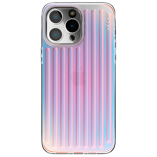 iPhone 15 Pro com capa VX Case texturizada, design em linhas verticais e acabamento em degradê rosa e azul.